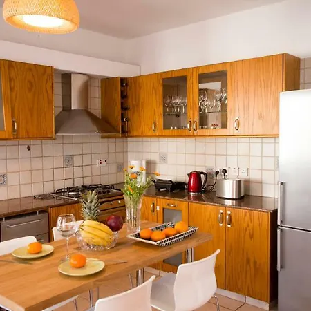 Apartment Living By The Beach Limassol
