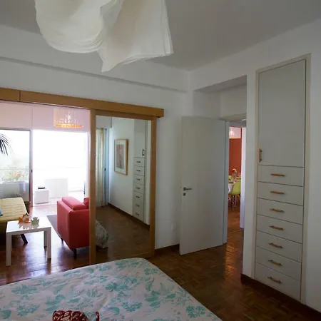 Living By The Beach Apartment