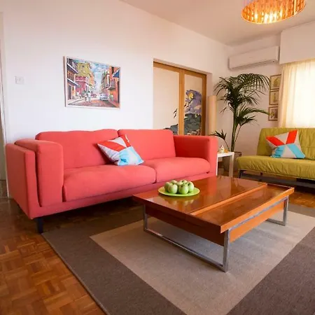 Living By The Beach Apartment Limassol